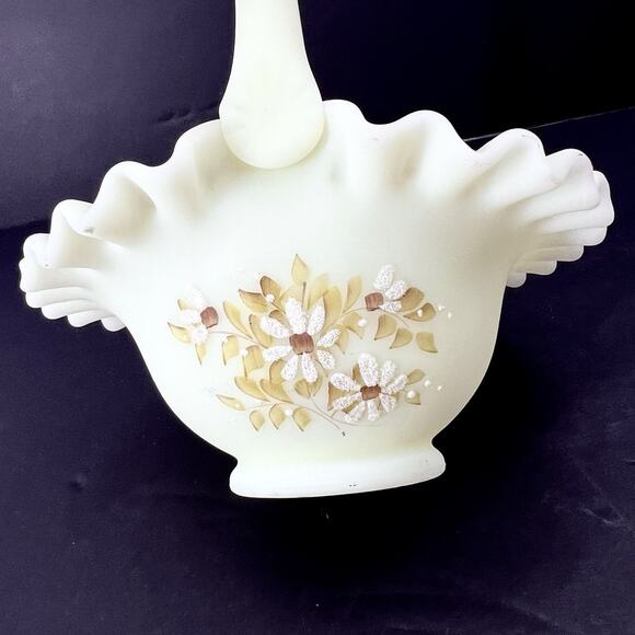 Fenton Satin Ruffled Basket Uranium Custard Glass Hand Painted Daisies - Signed - Picture 3 of 12